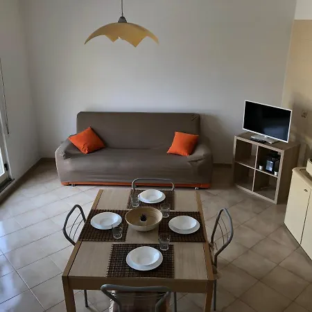 Holiday home Casa Lelia *